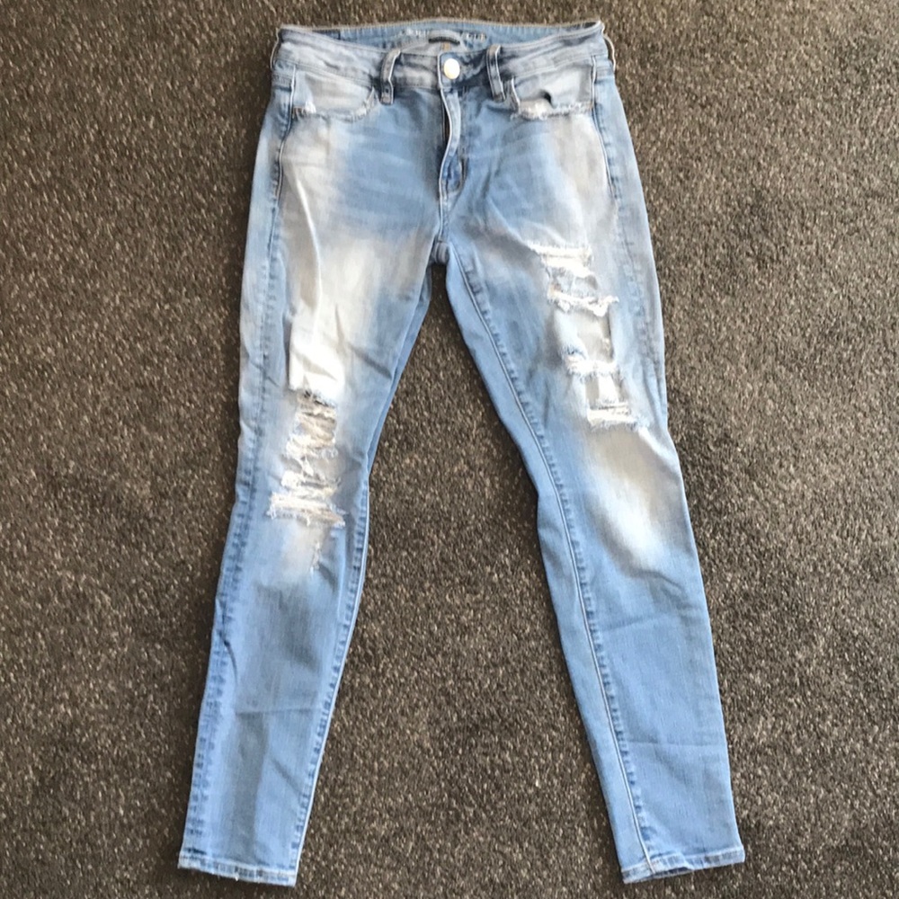 American Eagle Super Stretch Size 8 Light Wash Jeans